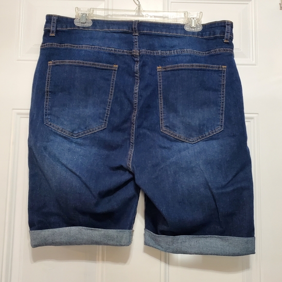 SHEIN Curve Ripped Jean Shorts size 2XL - Picture 3 of 14